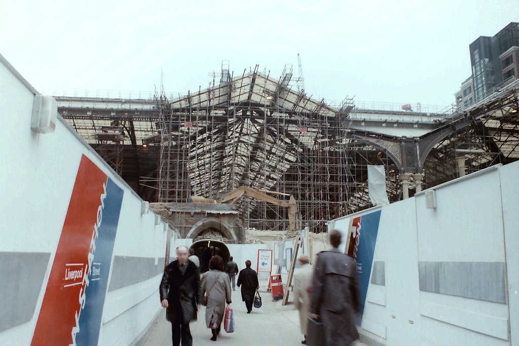 Liverpool St Station.3 Feb, 1989