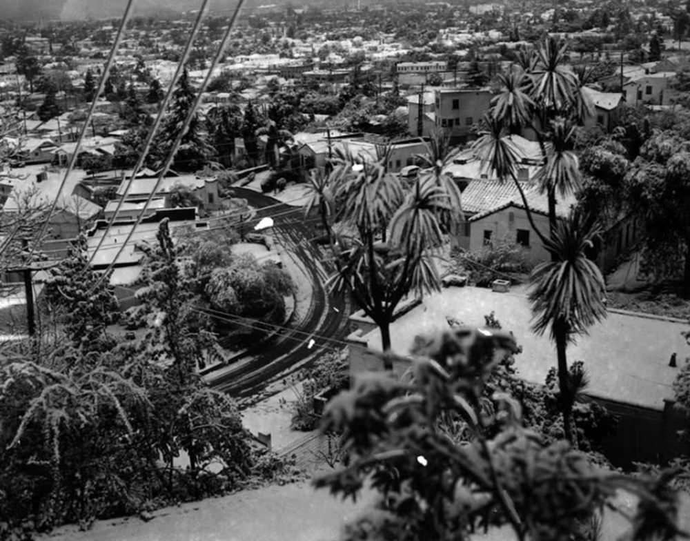 A veritable wonderland greeted residents of Glendale early January 11, 1949, when they looked out windows and wondered what happened.