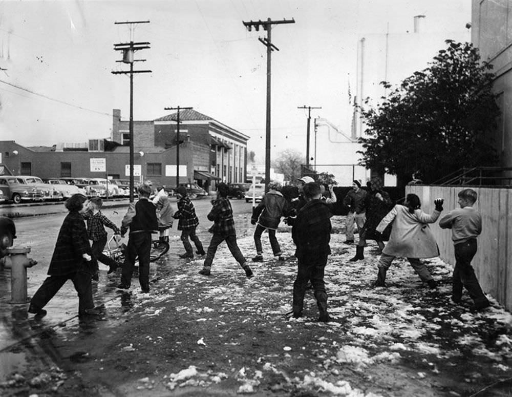 A snowball fight on Valley streets in January 1949.