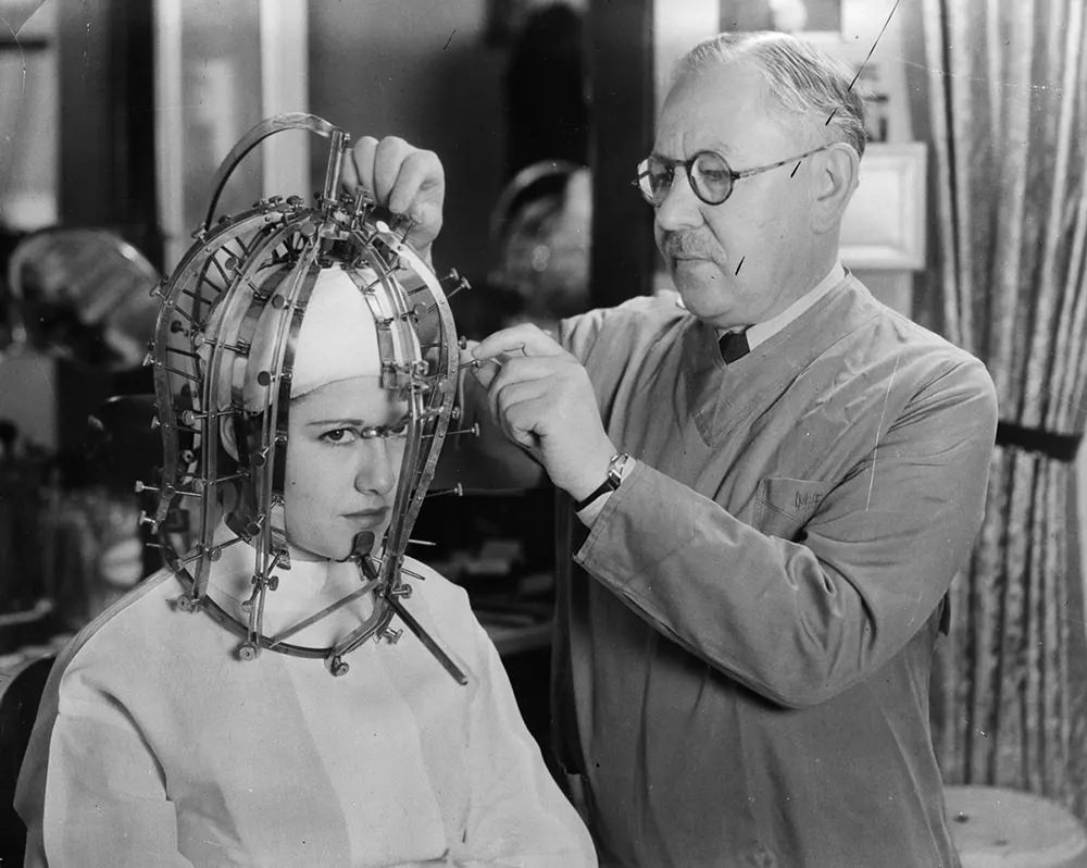 Beauty Calibrator: A Bizarre Beauty-Measuring device to Analyse and correct Facial Flaws from the 1930s