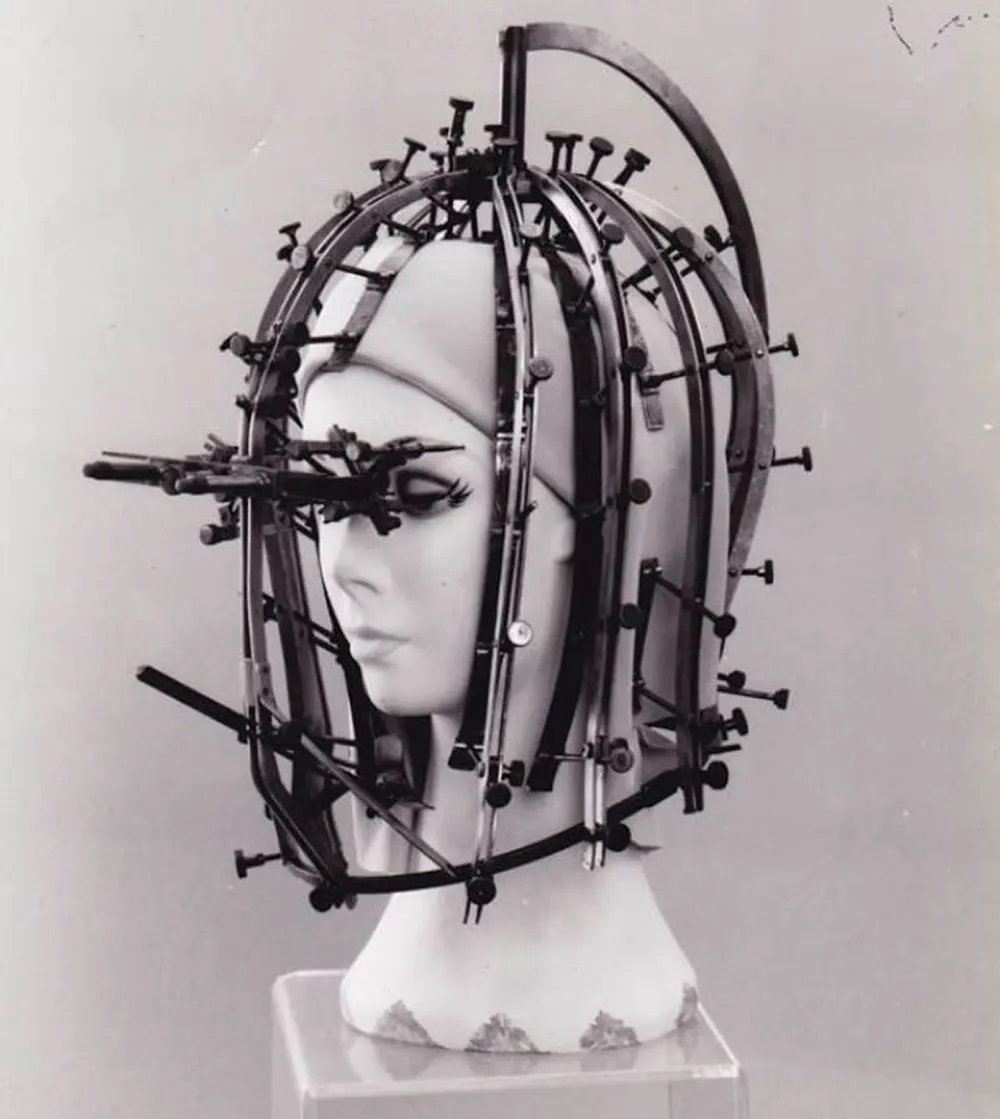 Beauty Calibrator: A Bizarre Beauty-Measuring device to Analyse and correct Facial Flaws from the 1930s