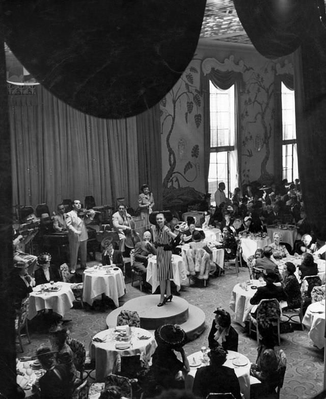 Fashion show in Jade Room of the Waldorf Astoria Hotel, New York, 1944.
