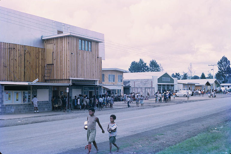 Fabulous Photos Show Life in Papua New Guinea in the 1970s