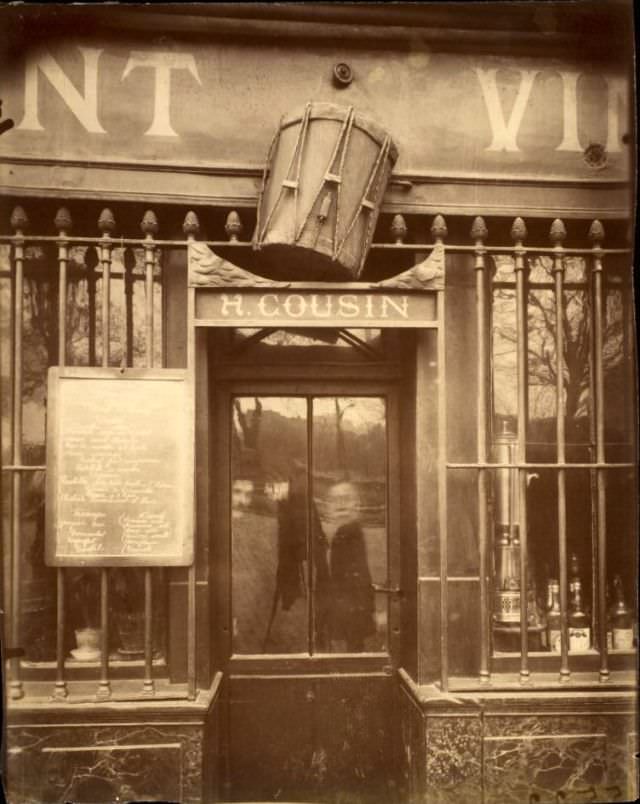 Au Tambour, 63 quai de la Tournelle, 1908.