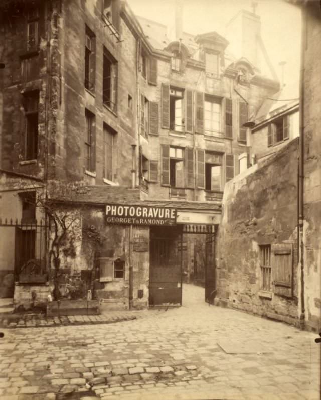 Cour de Rouen – passage du Commerce, 1908.