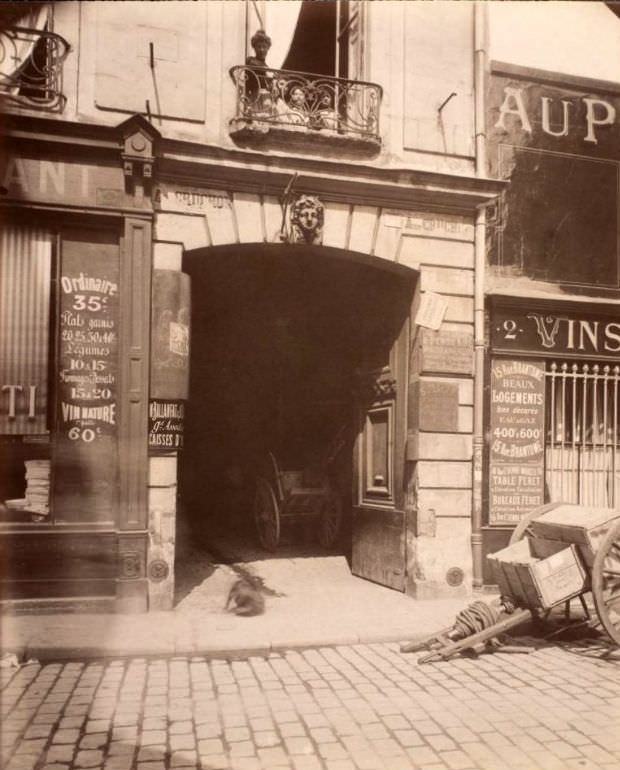 Hotel 4 Rue Grenier St. Lazare, 1908.