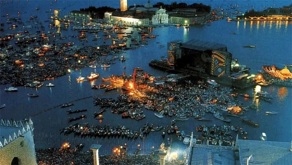 Pink Floyd's Famous Floating Concert in Venice that forced the City Council to Resign, 1989