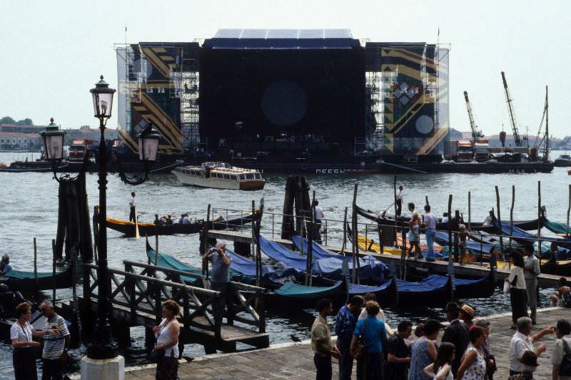 Pink Floyd's Famous Floating Concert in Venice that forced the City Council to Resign, 1989