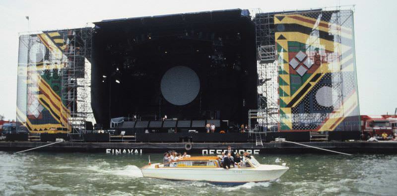 Pink Floyd's Famous Floating Concert in Venice that forced the City Council to Resign, 1989