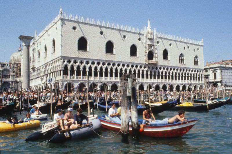 Pink Floyd's Famous Floating Concert in Venice that forced the City Council to Resign, 1989