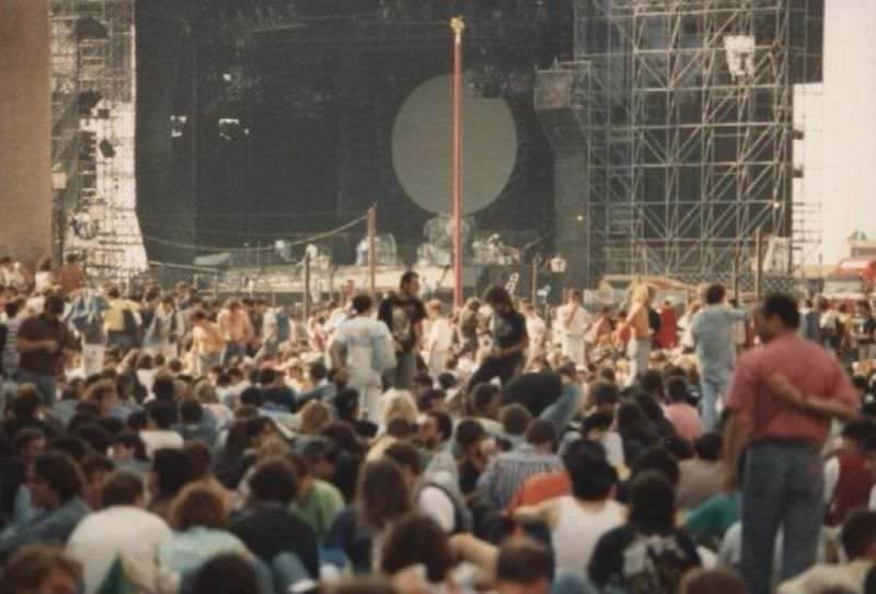 Pink Floyd's Famous Floating Concert in Venice that forced the City Council to Resign, 1989