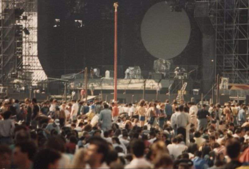 Pink Floyd's Famous Floating Concert in Venice that forced the City Council to Resign, 1989