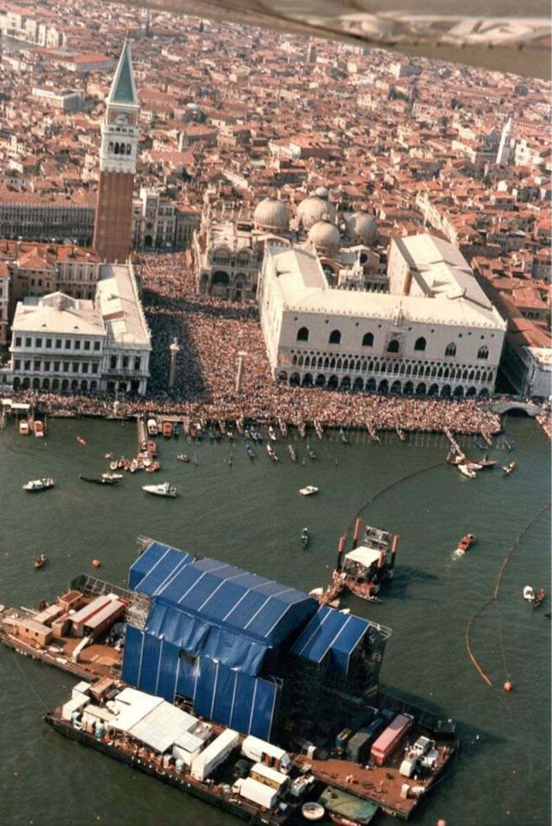 Pink Floyd's Famous Floating Concert in Venice that forced the City Council to Resign, 1989