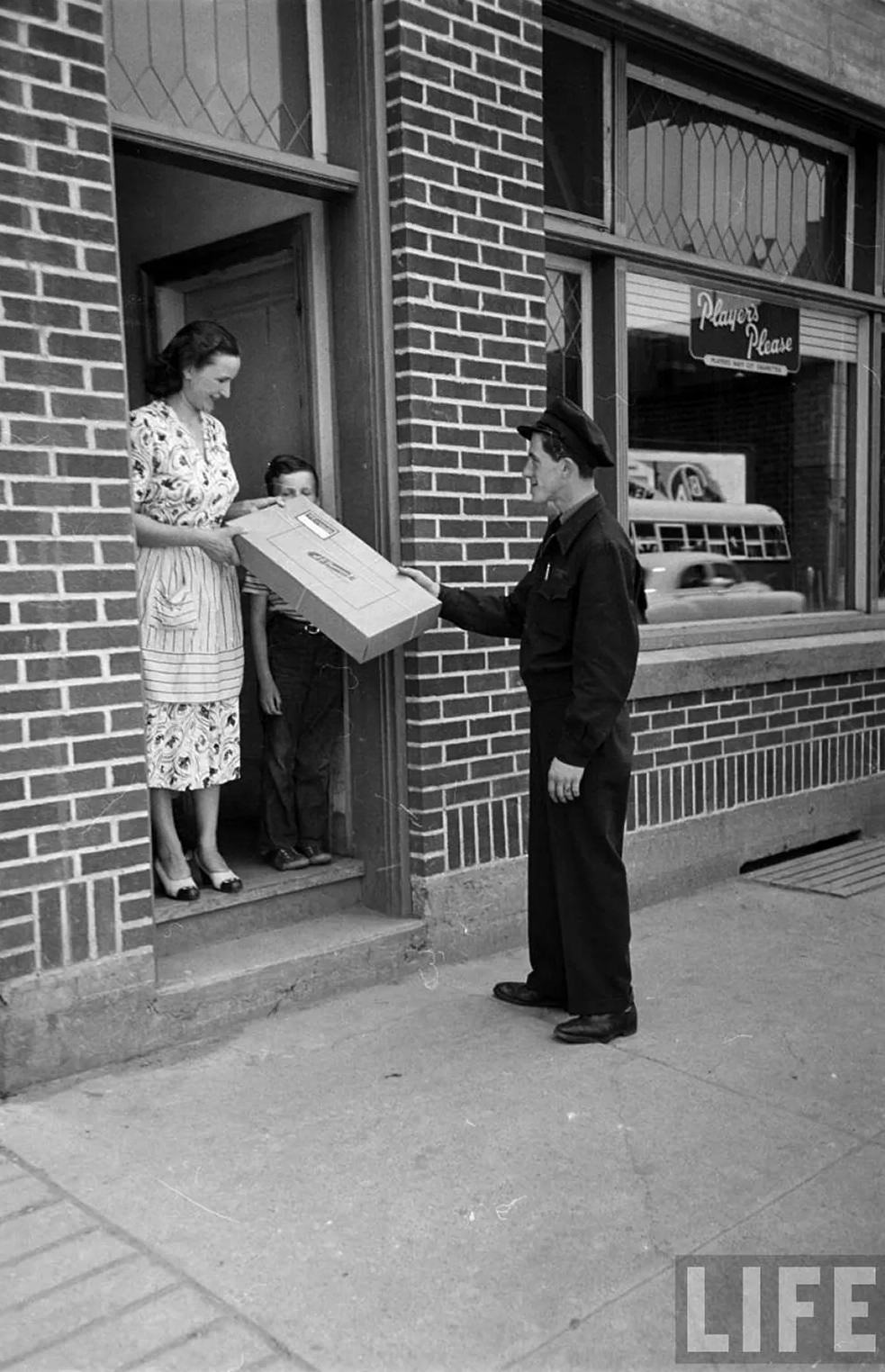 Pre-Internet Online Shopping Store: Customers Ordered Products from the Screens and the Company Shipped