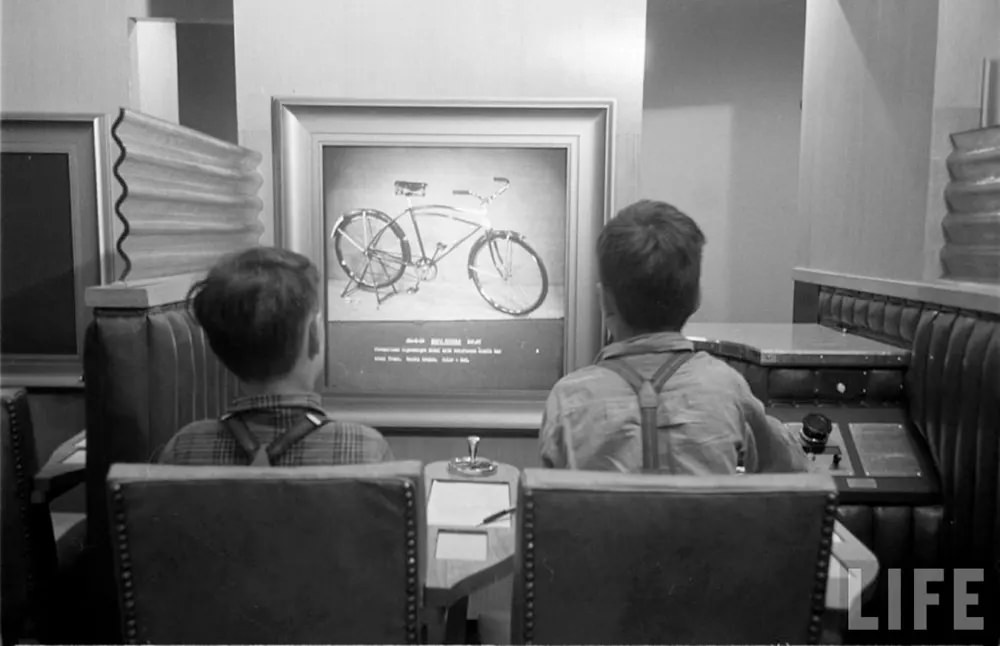 Pre-Internet Online Shopping Store: Customers Ordered Products from the Screens and the Company Shipped
