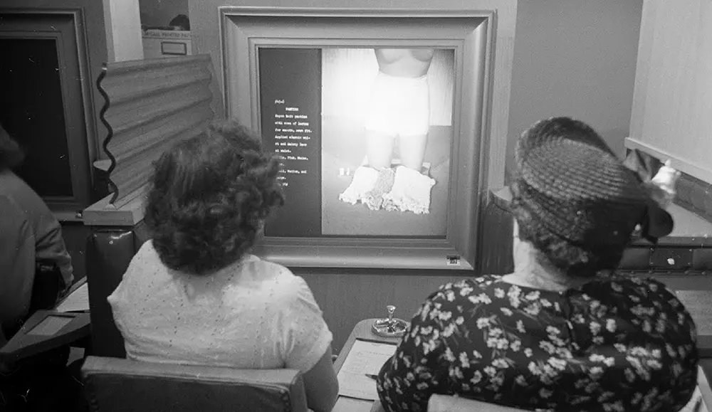 Pre-Internet Online Shopping Store: Customers Ordered Products from the Screens and the Company Shipped