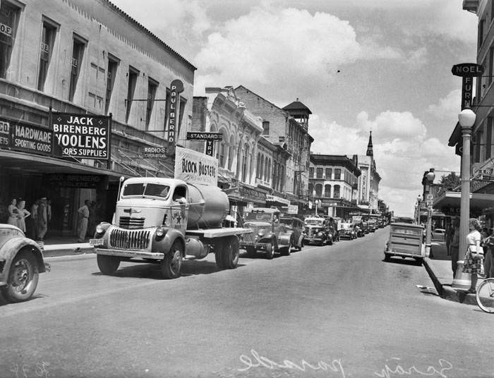 Parade of junk cars on Commerce Street, 1943
