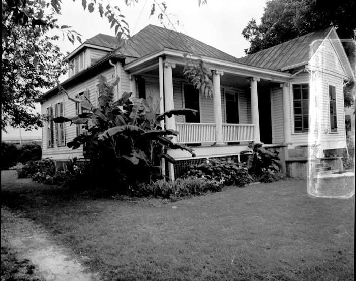 One-story frame house, 415 N. San Saba Street, San Antonio, 1945