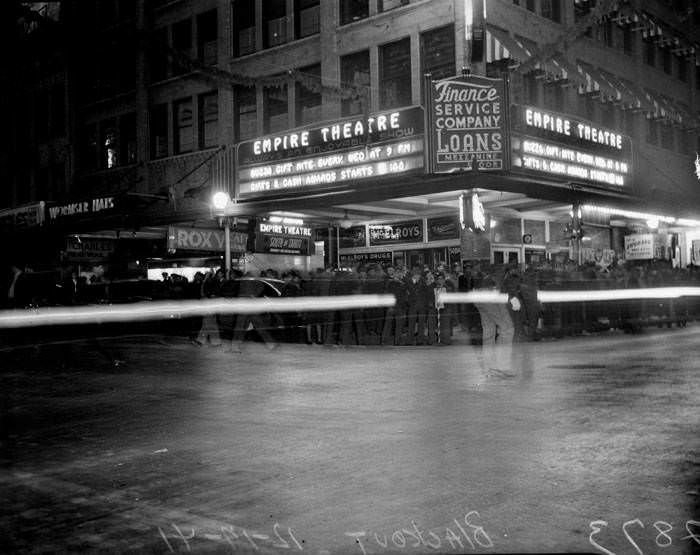 Crowd on Houston Street for practice blackout, 1941