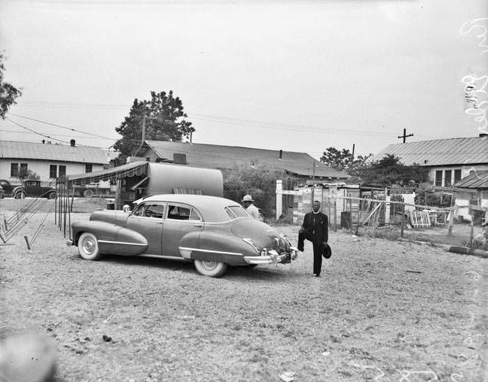 Rev. Elder Bonds at Lincoln Courts Park, San Antonio, 1948