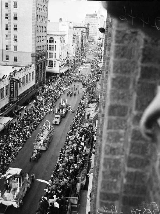 Battle of Flowers Parade - Parade participants on Houston Street, 1940