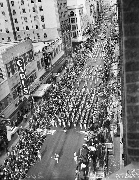Battle of Flowers Parade - Parade participants on Houston Street, 1940