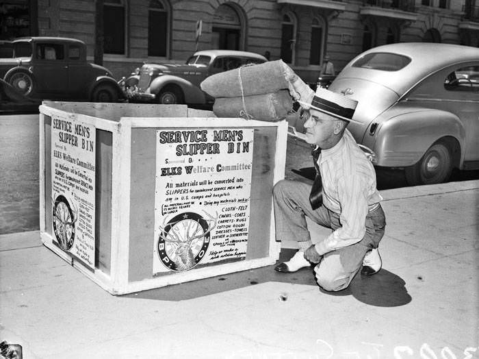 Joe Sweeney donates rugs for servicemen's footgear, 1942