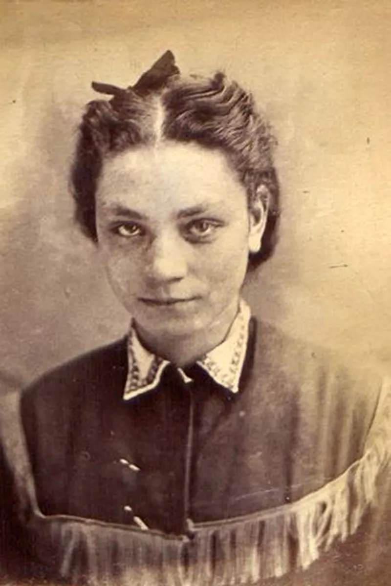 Ellen Hayes stole two studs and a waistcoat in May 1873 and had to complete 21 days of hard labor.