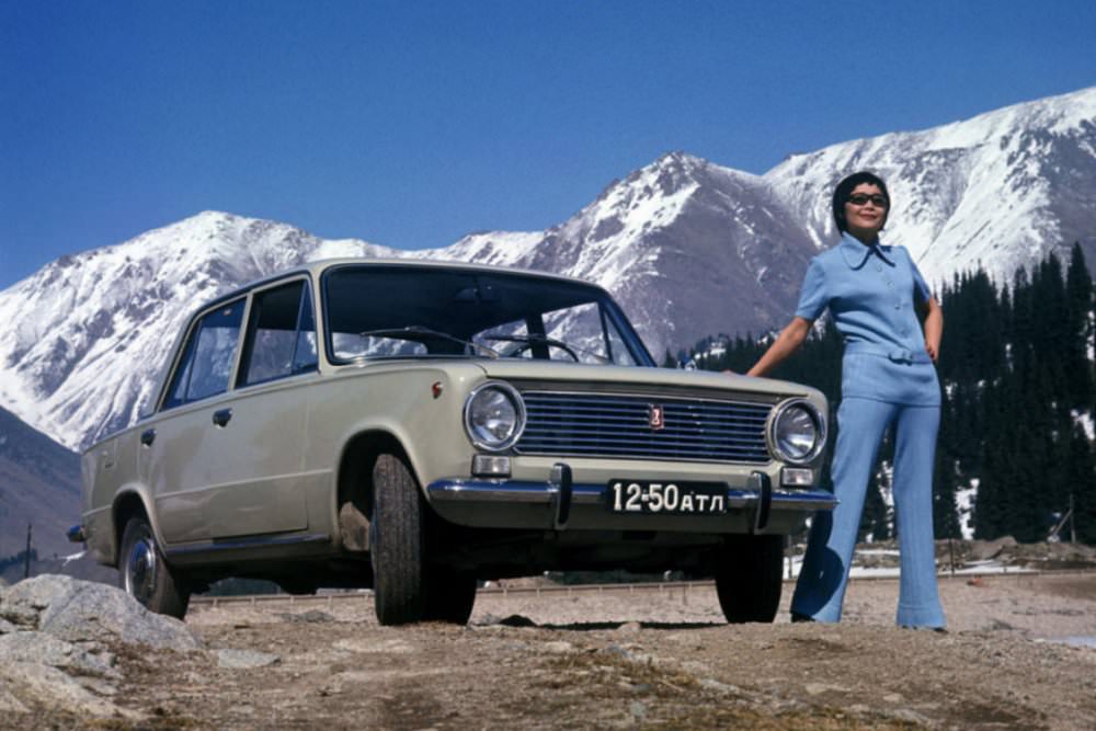 Stunning Vintage Advertisements of Soviet Cars from the 1970s and 1980s