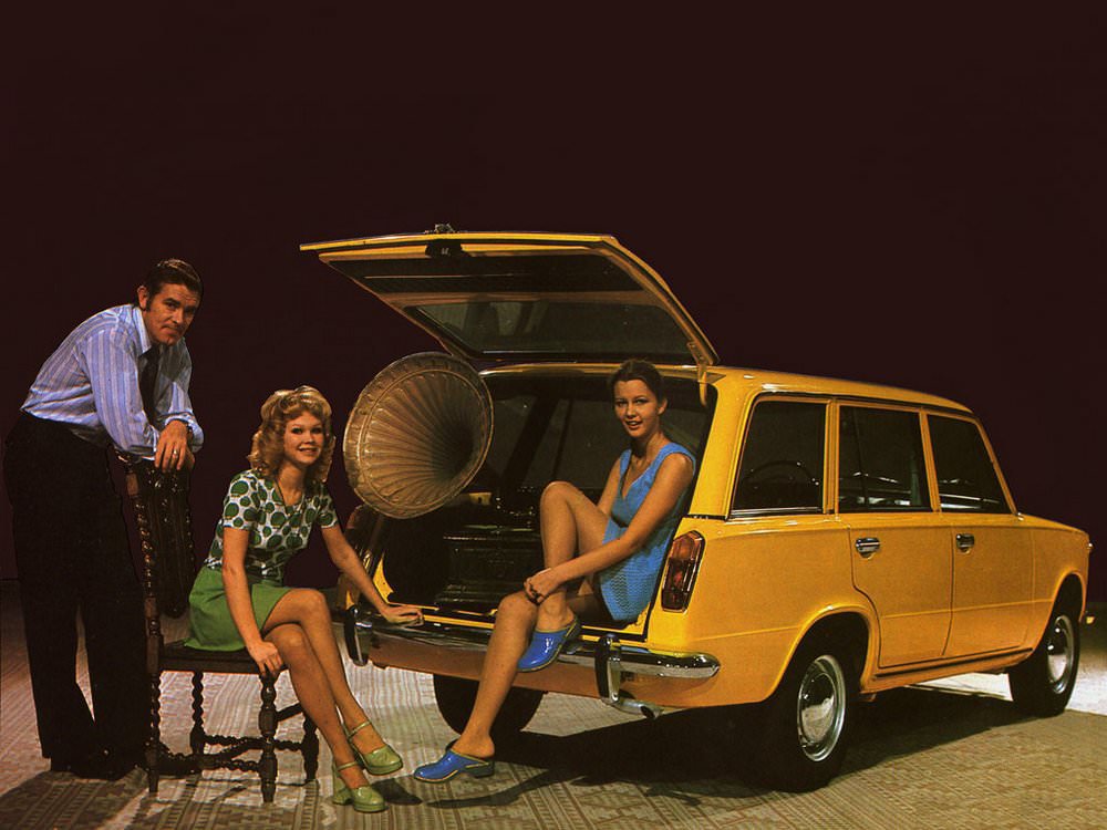 Stunning Vintage Advertisements of Soviet Cars from the 1970s and 1980s