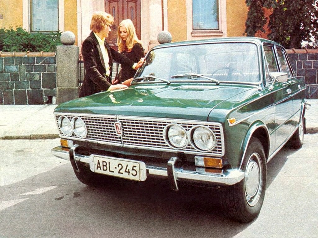 Stunning Vintage Advertisements of Soviet Cars from the 1970s and 1980s