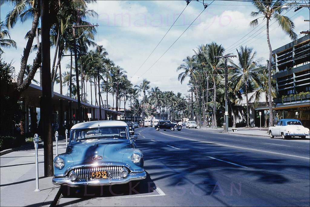Kalakaua Avenue at Royal Hawaiian Avenue in Waikiki, 1954