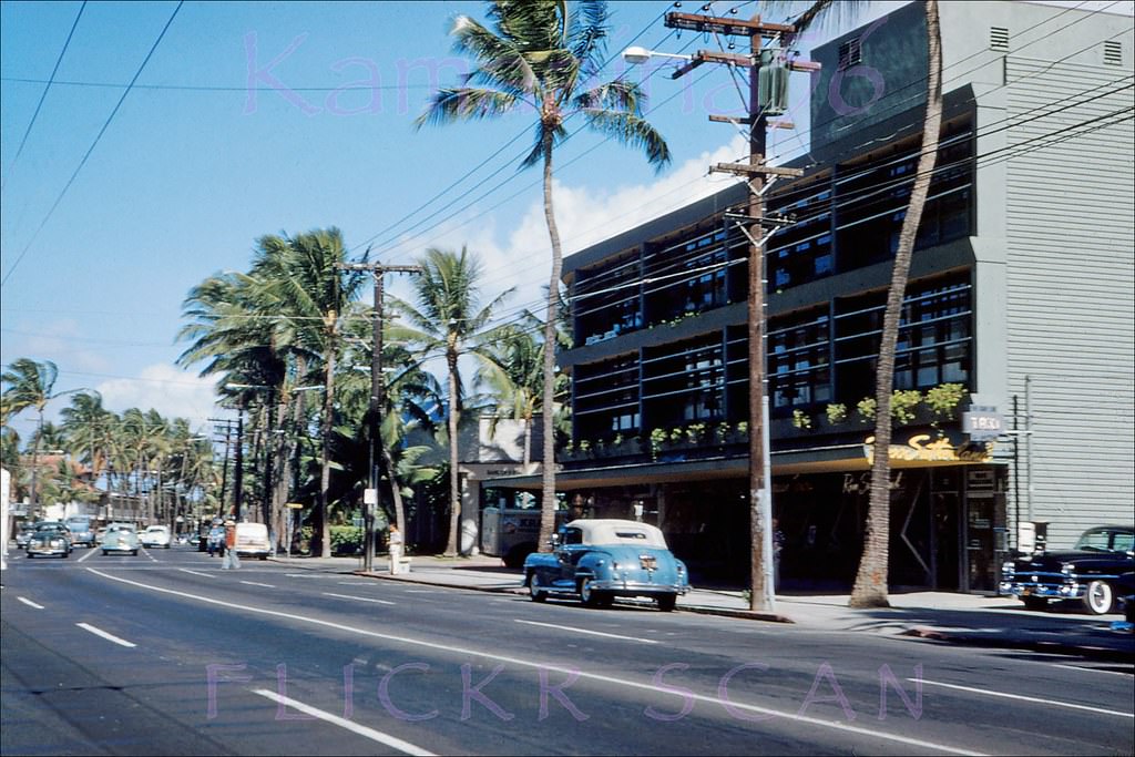 Looking west across Kalakaua Avenue towards the Waikiki Medical Building on the corner of Royal Hawaiian Avenue, 1953