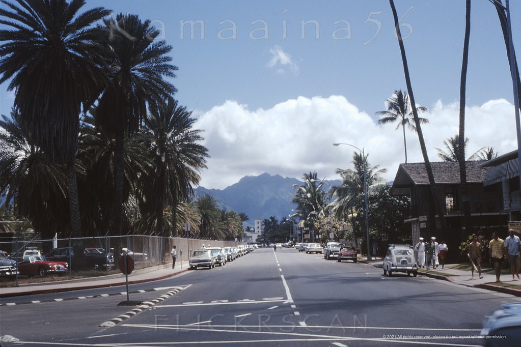View along Waikiki's Saratoga Road from the intersection with Kalia Road (foreground), 1962