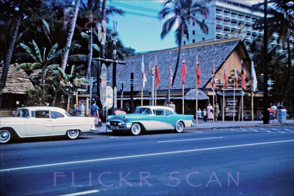 The International Market Place’s entrance on Waikiki’s Kalakaua Avenue, 1959