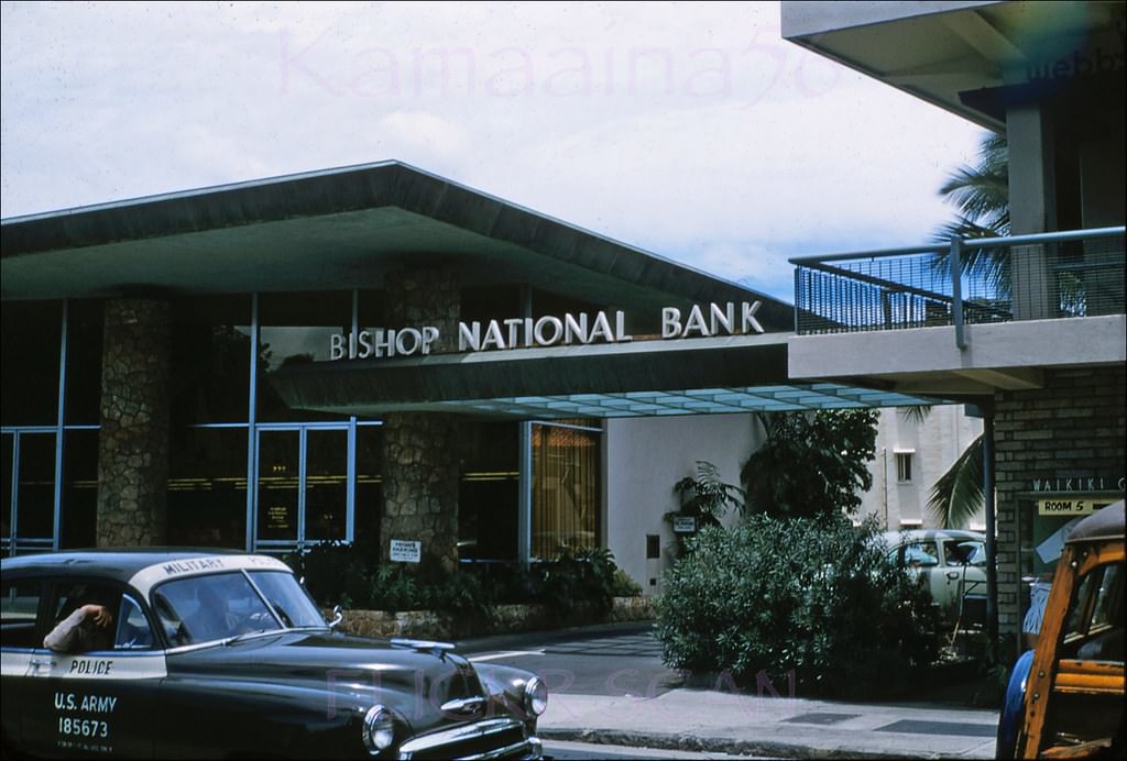 Bishop National Bank, Waikiki office, on Lewers Road just makai of Kalakaua Avenue, 1957