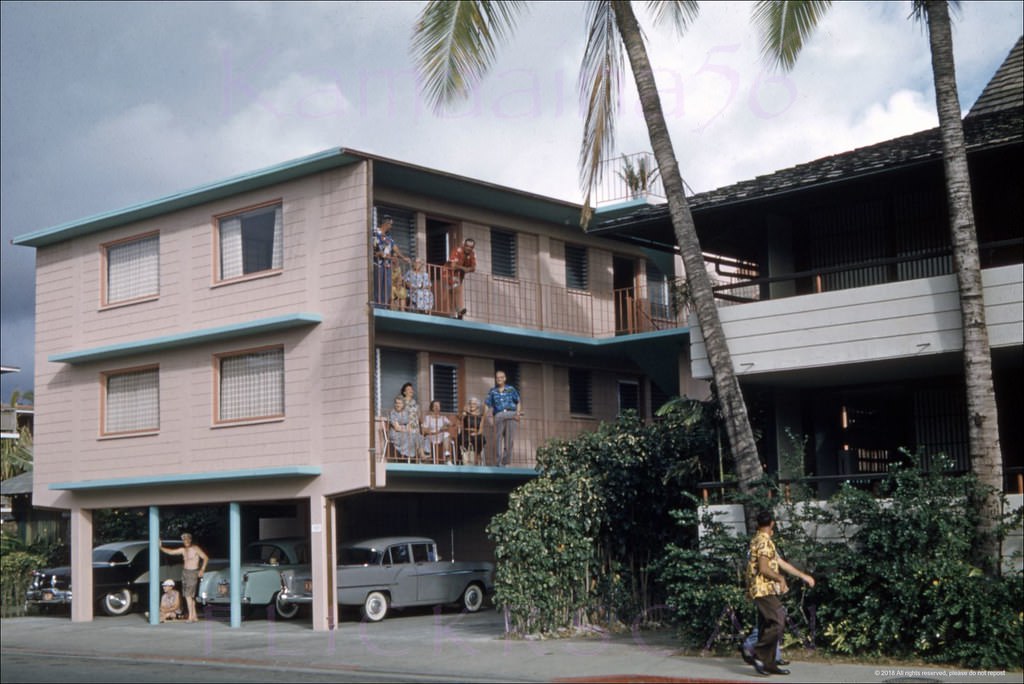 Aloha Punawai Apartment Hotel at 305 Saratoga Road in Waikiki, 1960