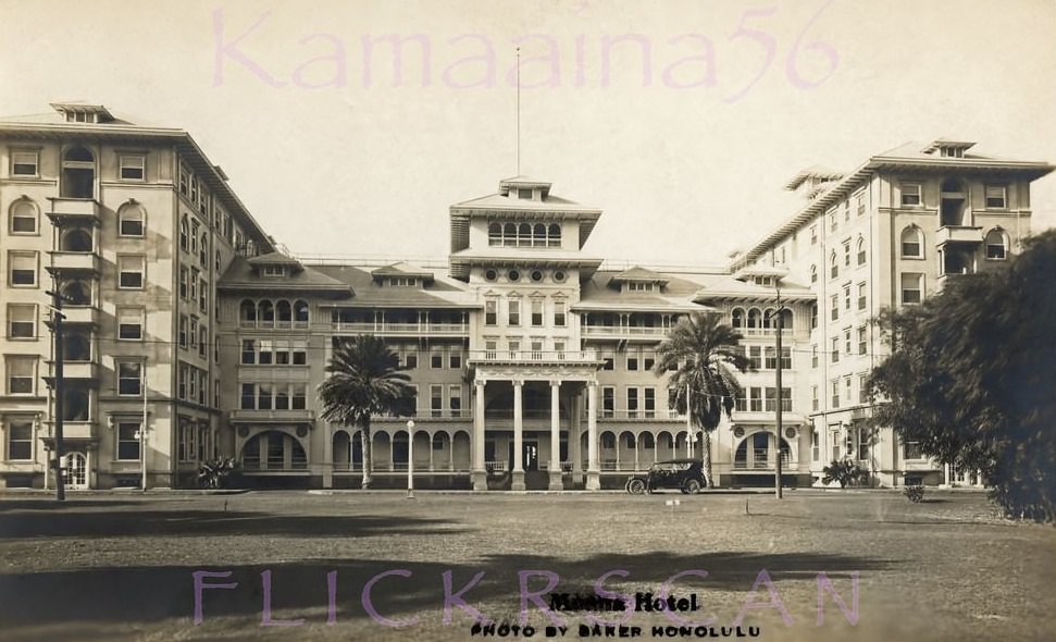 Waikiki’s magnificent Moana Hotel viewed from across Kalakaua Avenue.