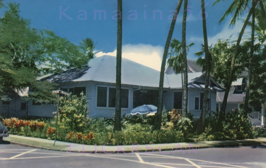Bungalow hotel at 130 Kealohilani Street, mauka of Waikiki Beach between Kalakaua and Kuhio Avenues, 1950s
