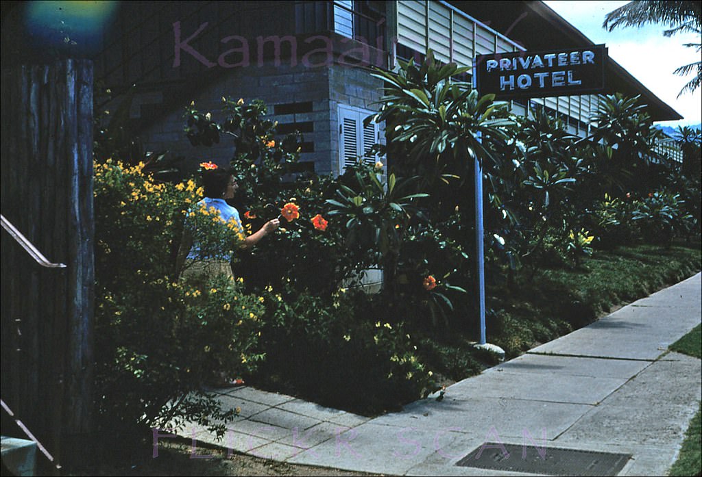 Entrance to the low-rise Privateer Hotel on Ohua Street in Waikiki, 1958