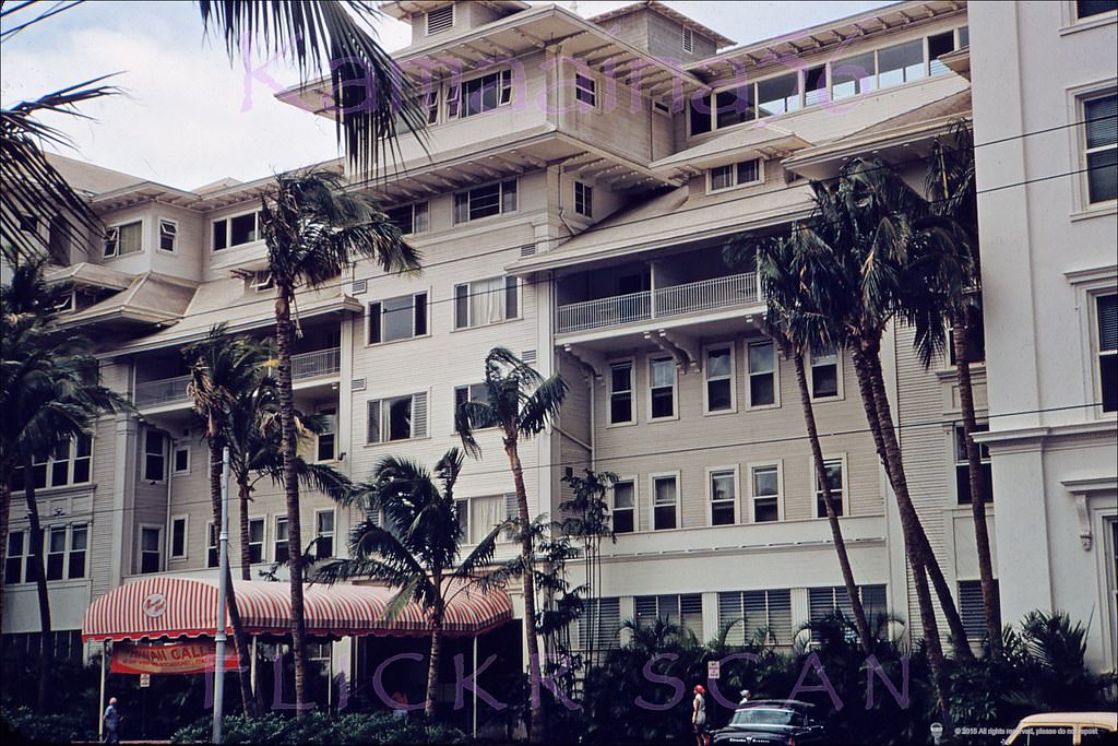 The Moana Hotel viewed from Waikiki’s Kalakaua Avenue during the era of the canvas awning, 1955
