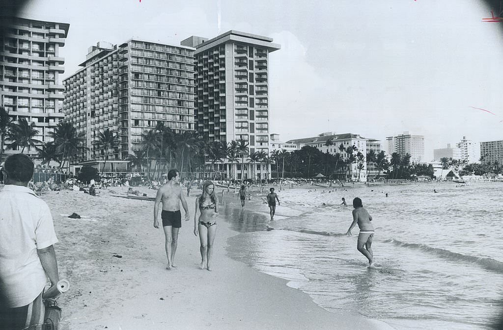 Waikiki beach, 1970s