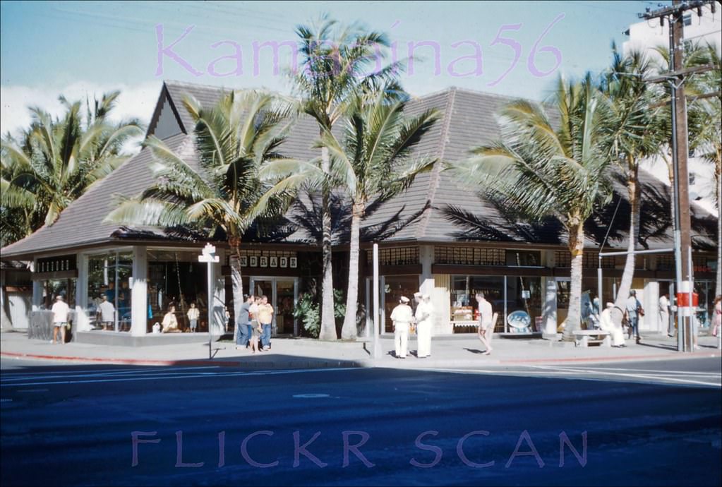 Andrade's menswear on the northeast corner of Kalakaua Avenue and Kaiulani in Waikiki, 1960.