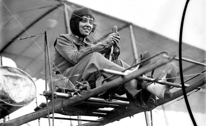 History's first female aviators