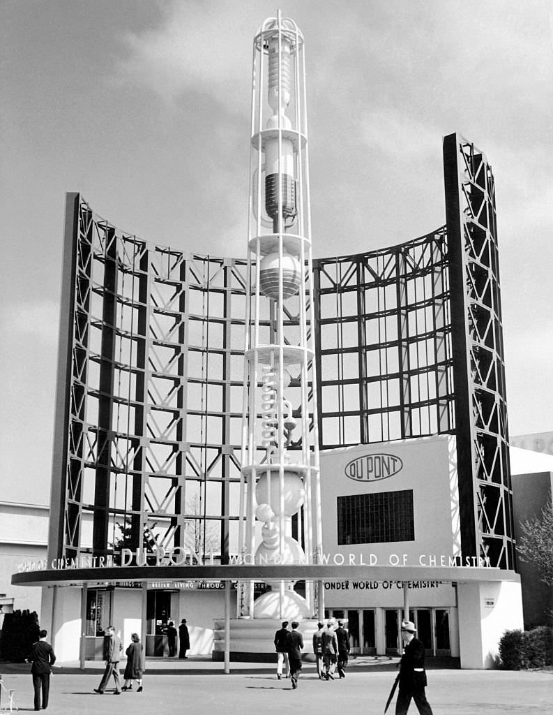 Du Pont Building at World's Fair, 1939