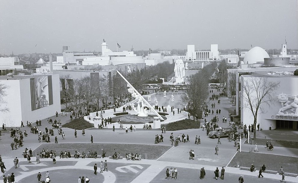 General view of the World's Fair as seen from the Helicline of Theme Center.