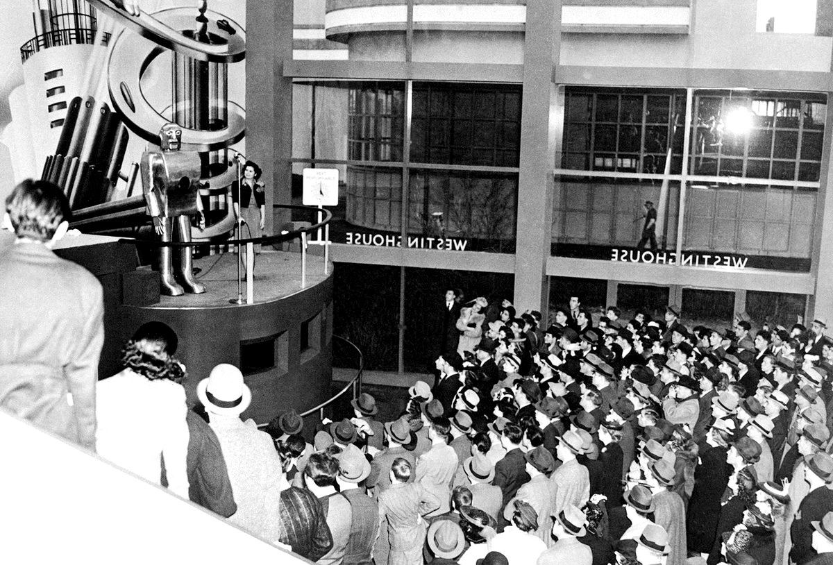 Jamming every inch of space in the huge Hall of Electrical Living at the Westinghouse Building at the World's Fair.