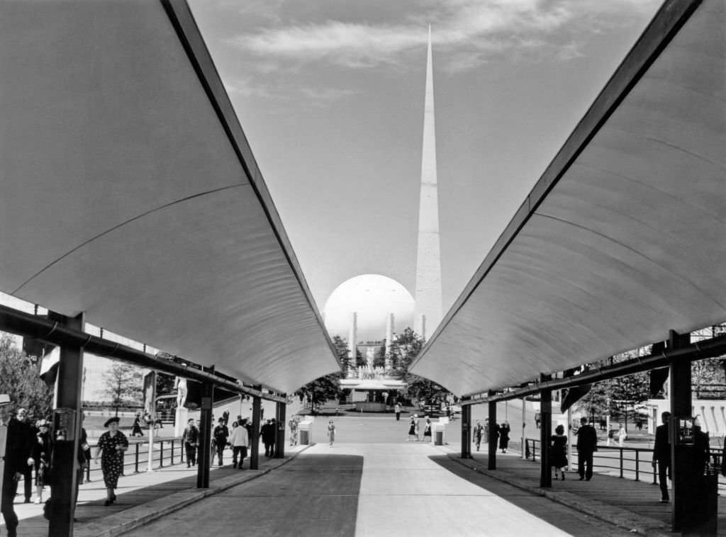 Fair Sidewalk of theme Center looking to Trylon and Perisphere New York City, 1939