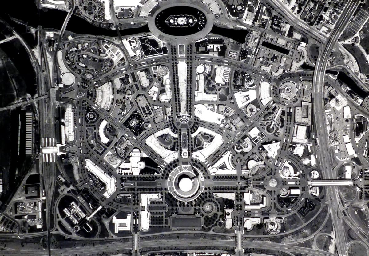 An overhead view of the expansive fairgrounds in June of 1940.