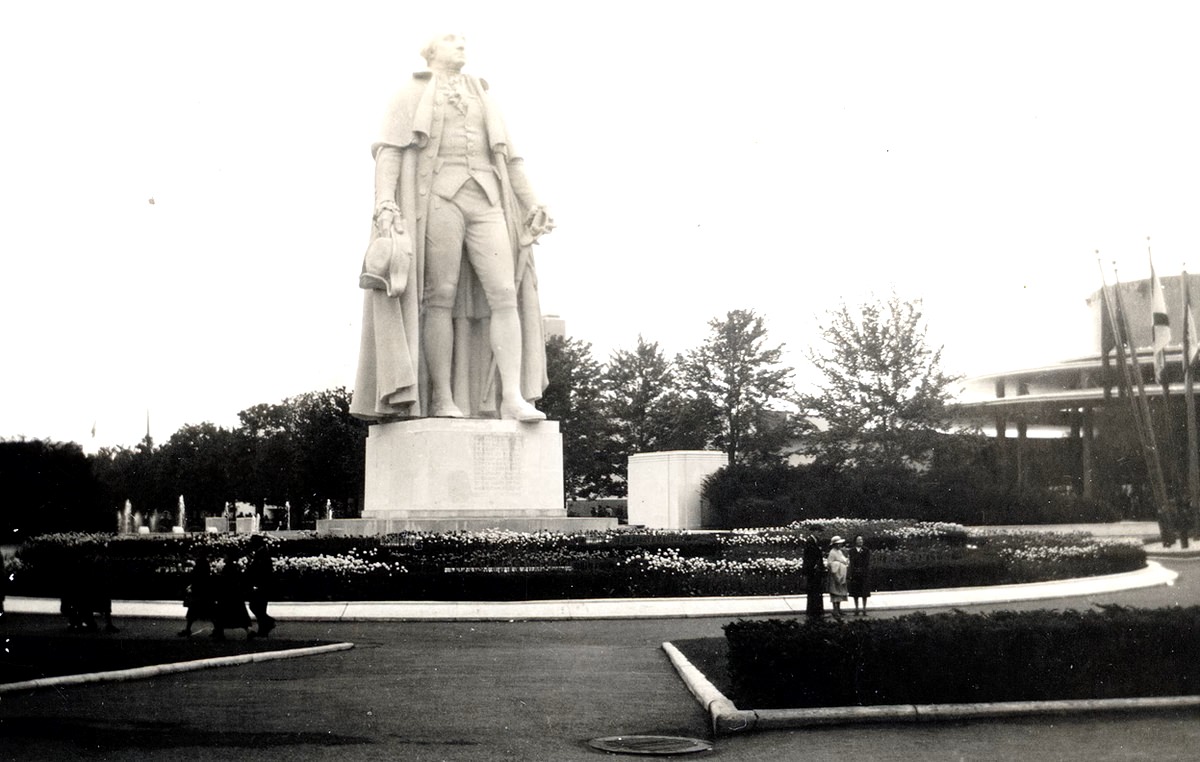 Statue of George Washington on the fairgrounds, on the 150th anniversary of his inauguration.